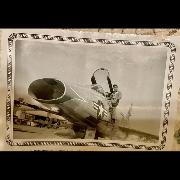 Meet your Posher, Adrian - Picture 2 of 3